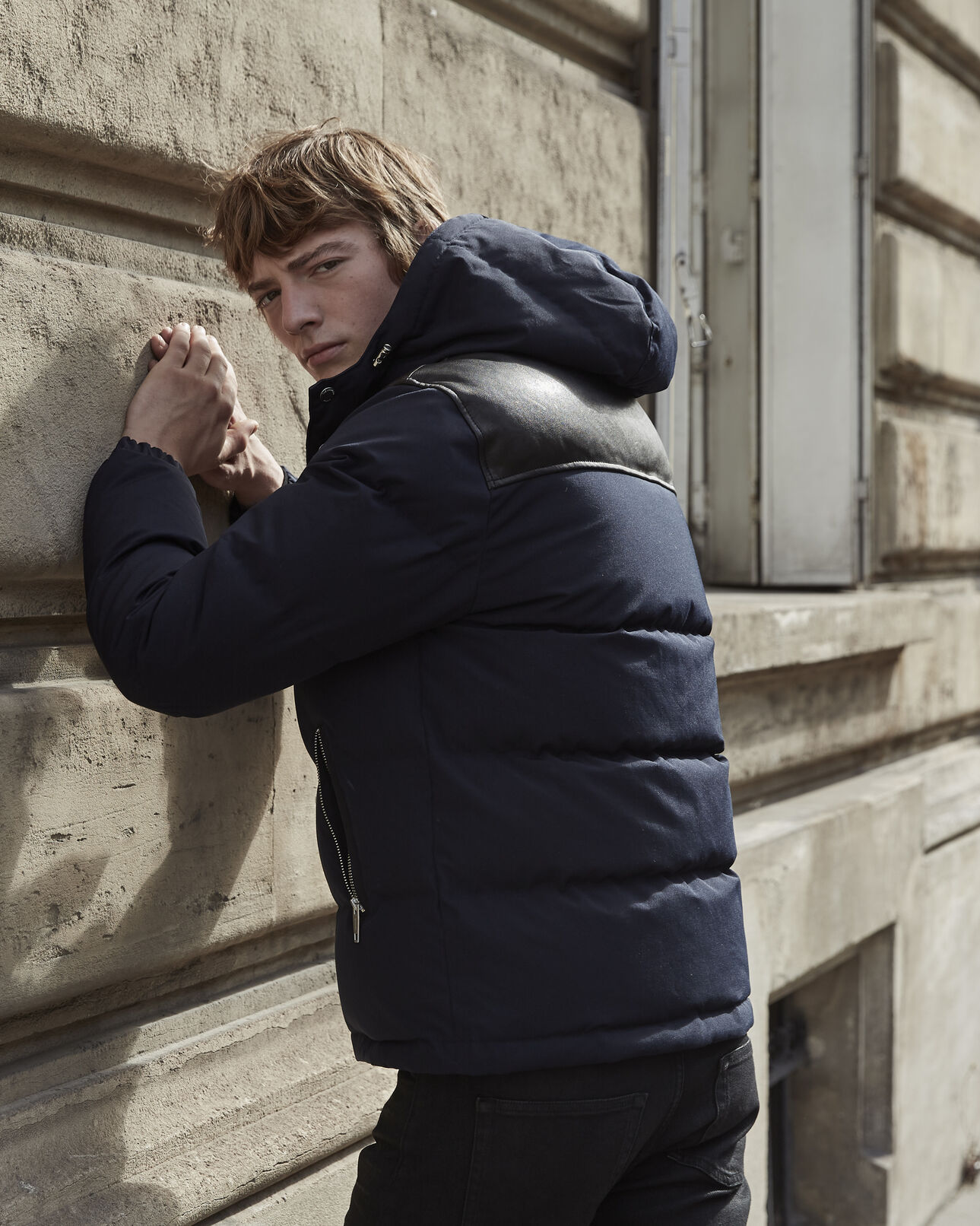 The Kooples HOMME NAVY / BLACK doudoune avec col en cuir et capuche fourree