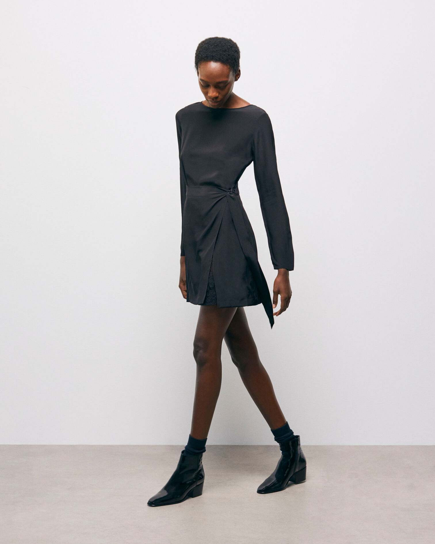 Kurzes schwarzes Seidenkleid, BLACK, hi-res image number null