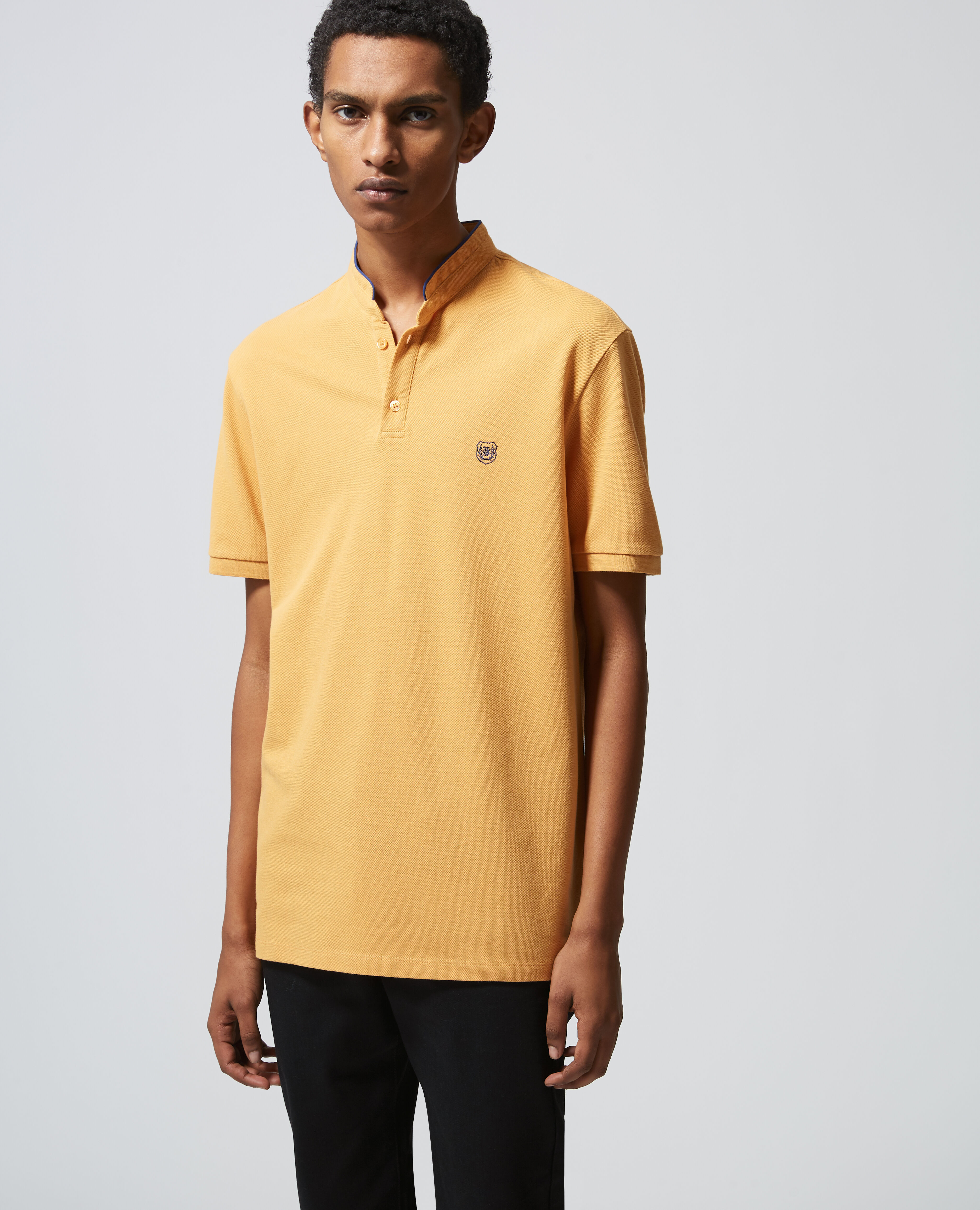 Camisa polo sale amarilla