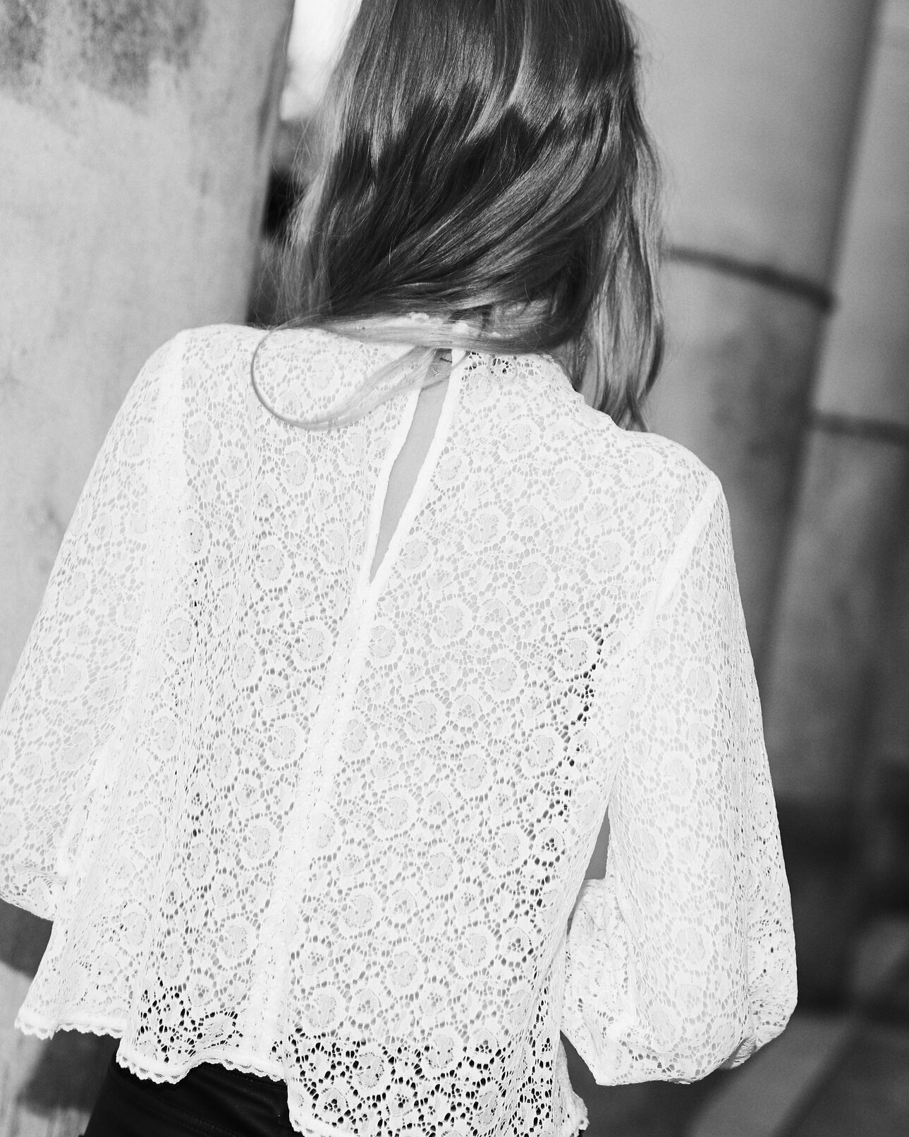 The Kooples FEMME ECRU top dentelle écru manches bouffantes