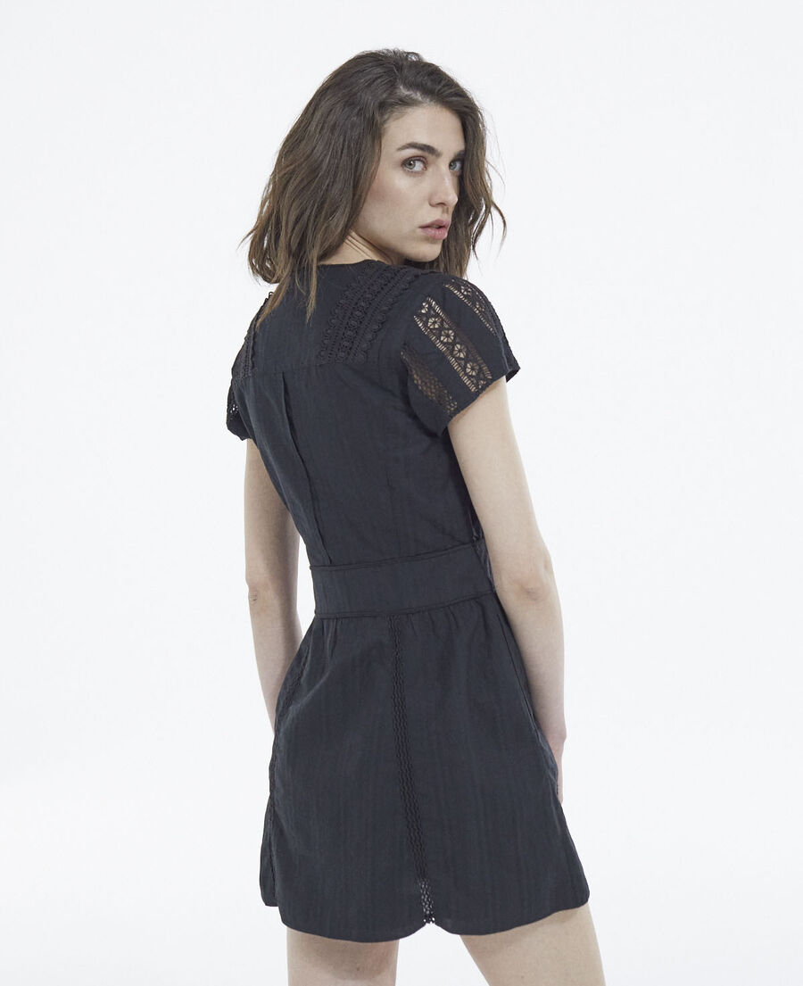 robe brodée noire courte détail gallon