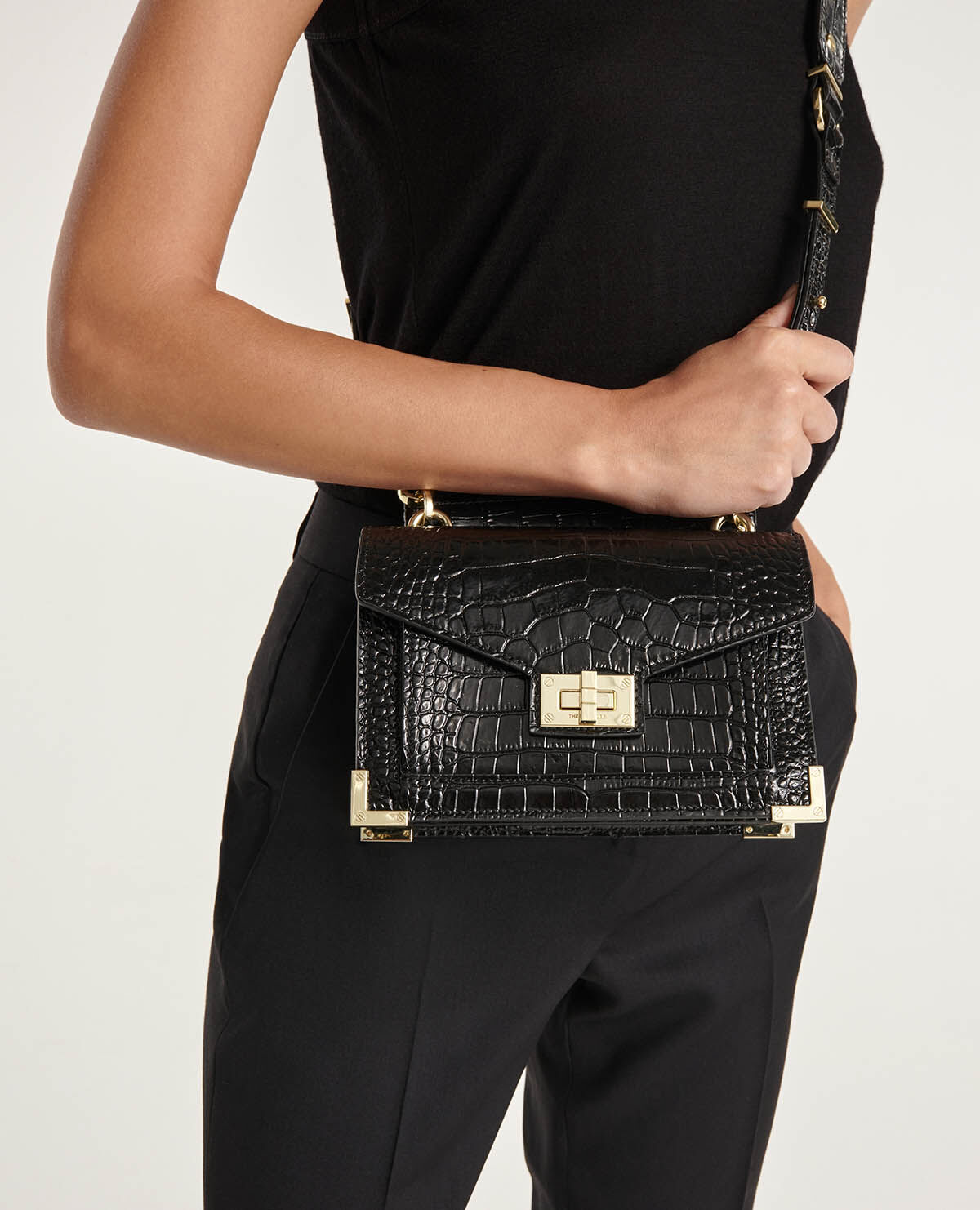 Emily Small Tasche mit krokooptik in zwart The Kooples