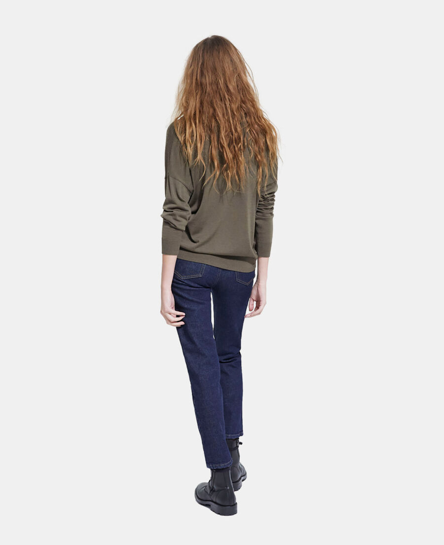 khakifarbener wollpullover