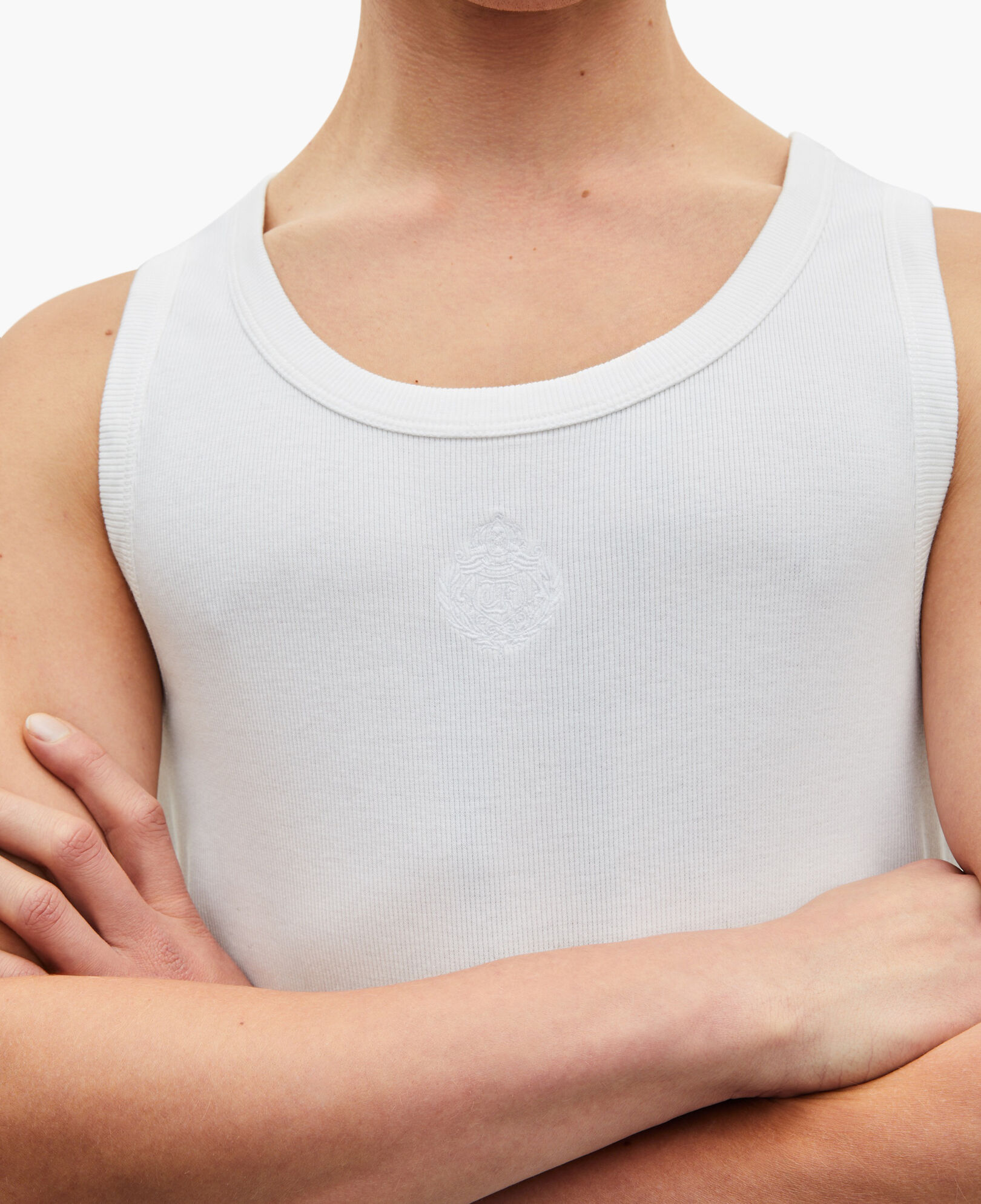 The Kooples HERREN WHITE trägerhemd mit wappen-stickerei in weiß