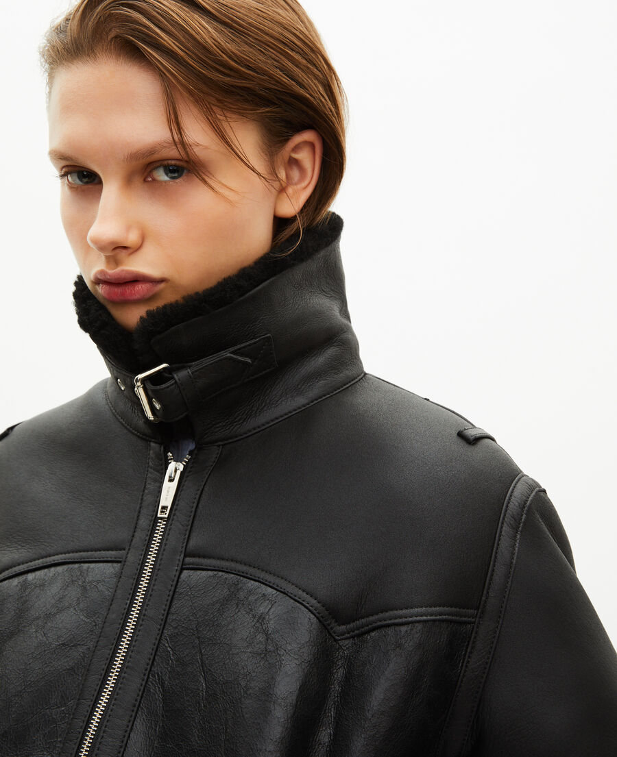 The Kooples FEMME BLACK peau lainée courte avec col sherpa noire