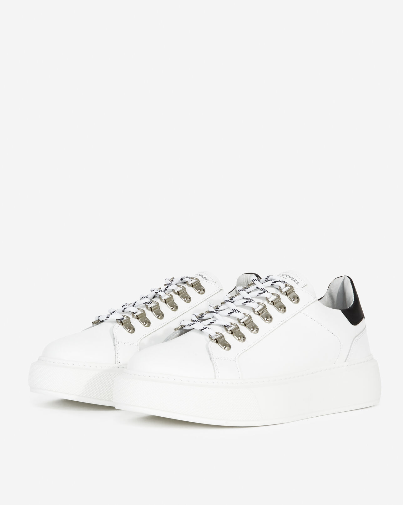 The Kooples FEMME WHITE / BLACK baskets blanches cuir lisse détail noir