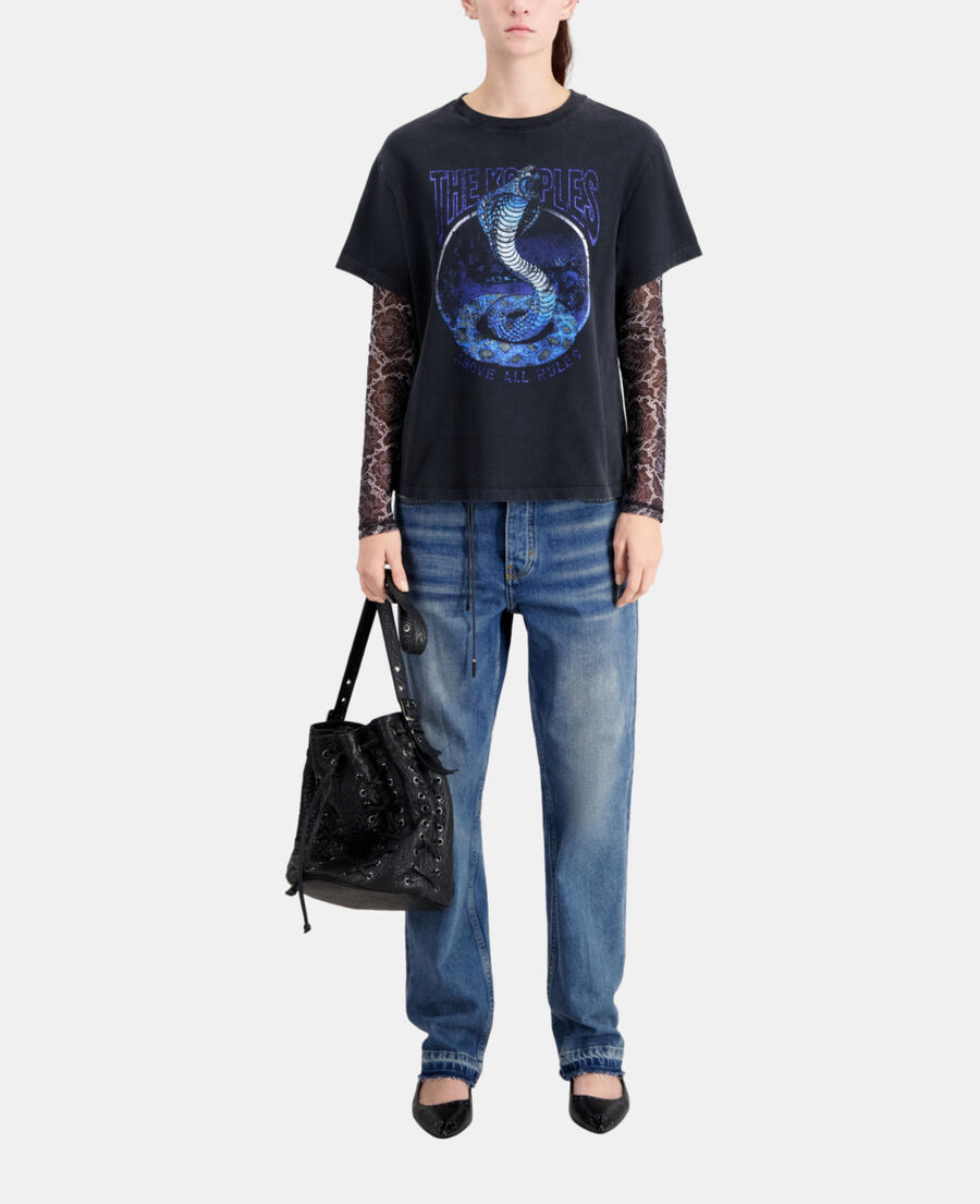 camiseta negra serigrafía cobra para mujer