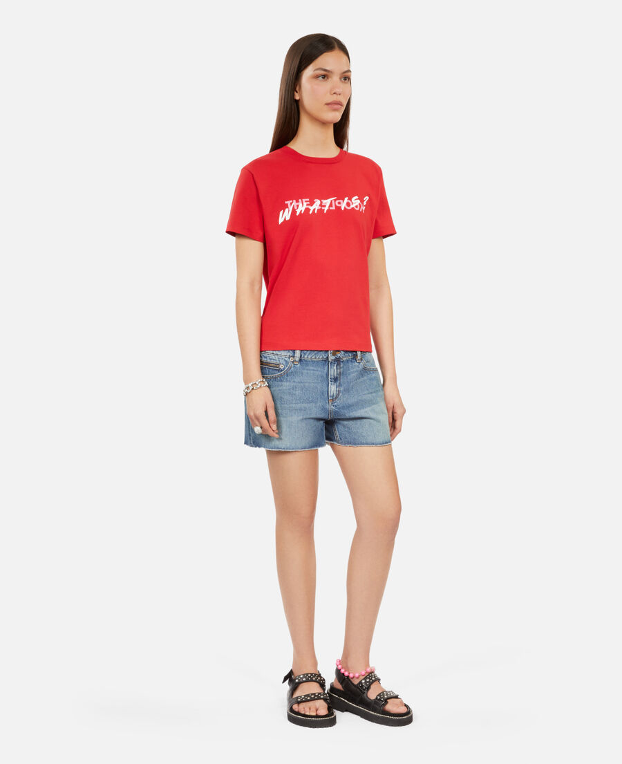 leuchtend rotes t-shirt what is