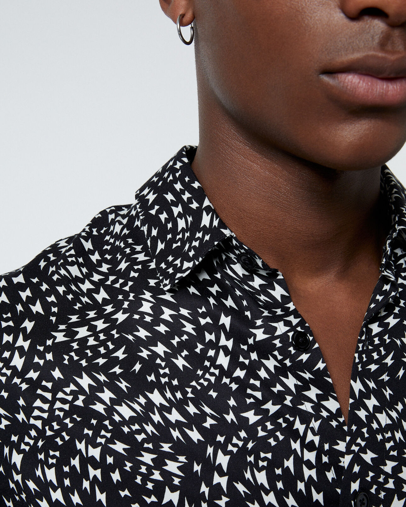 The Kooples HOMME BLACK WHITE chemise noire imprimé tourbillon blanc
