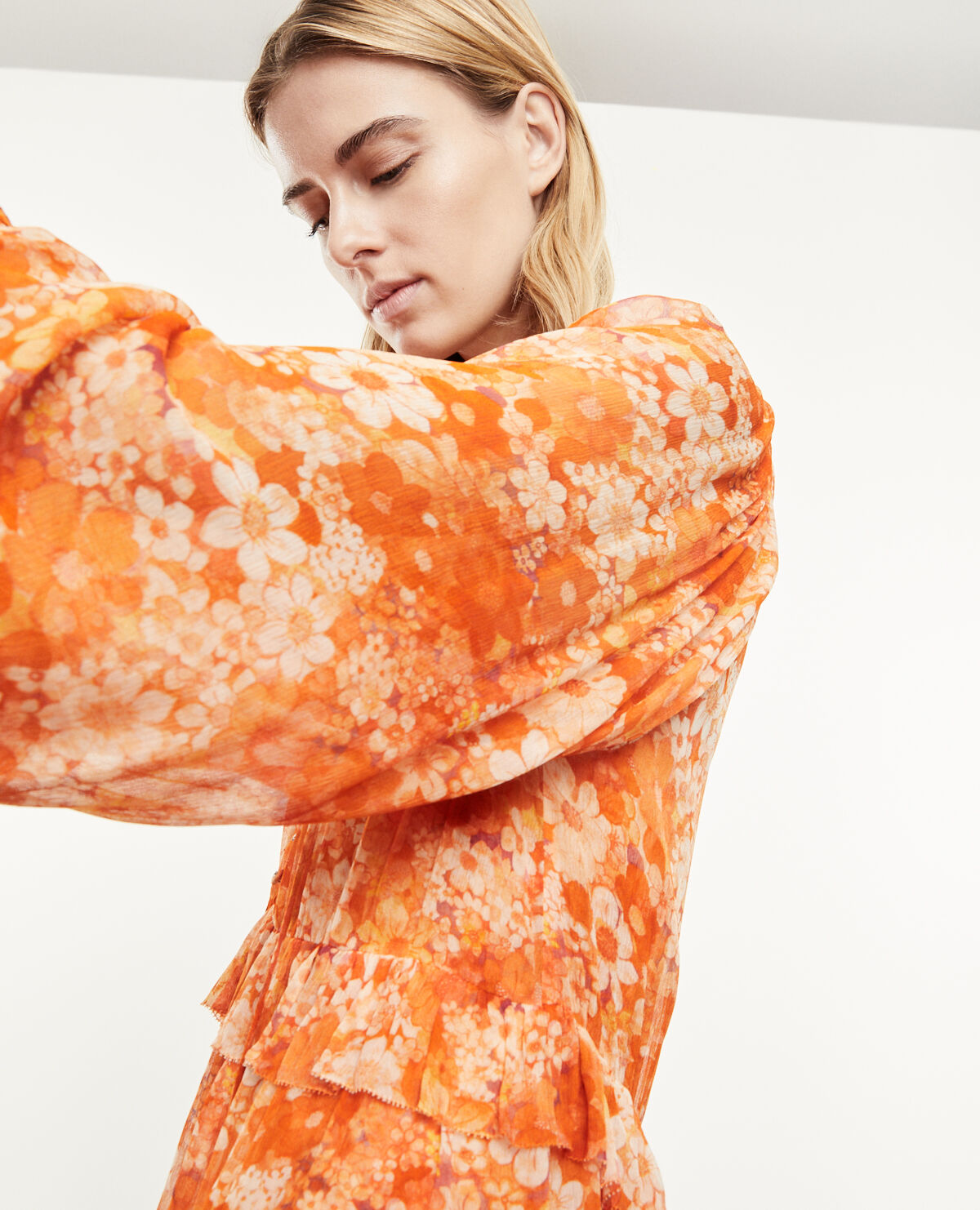 Robe courte orange on sale