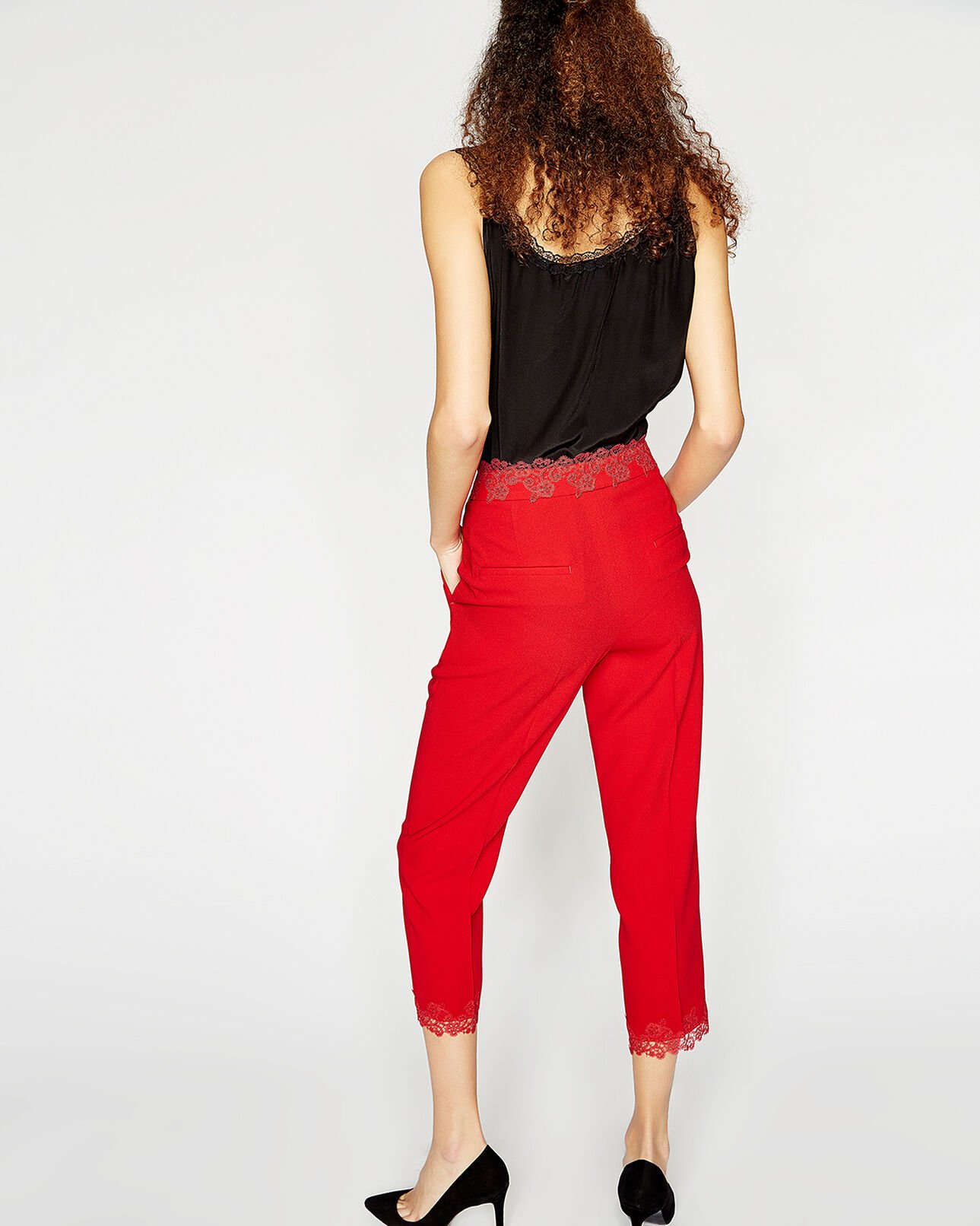 The Kooples FEMME DARK RED pantalon tailleur rouge dentelle