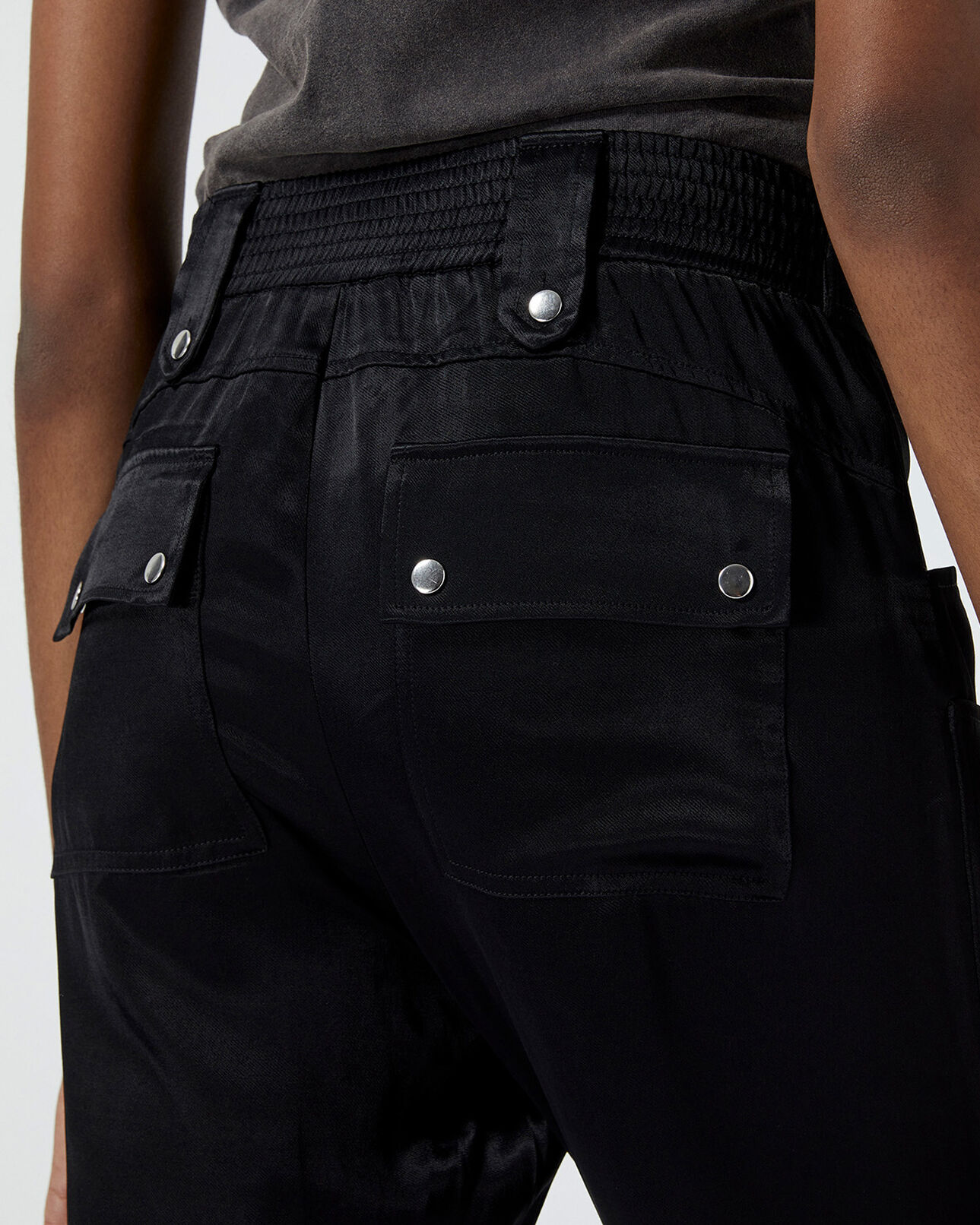 The Kooples FEMME BLACK pantalon type cargo à poches