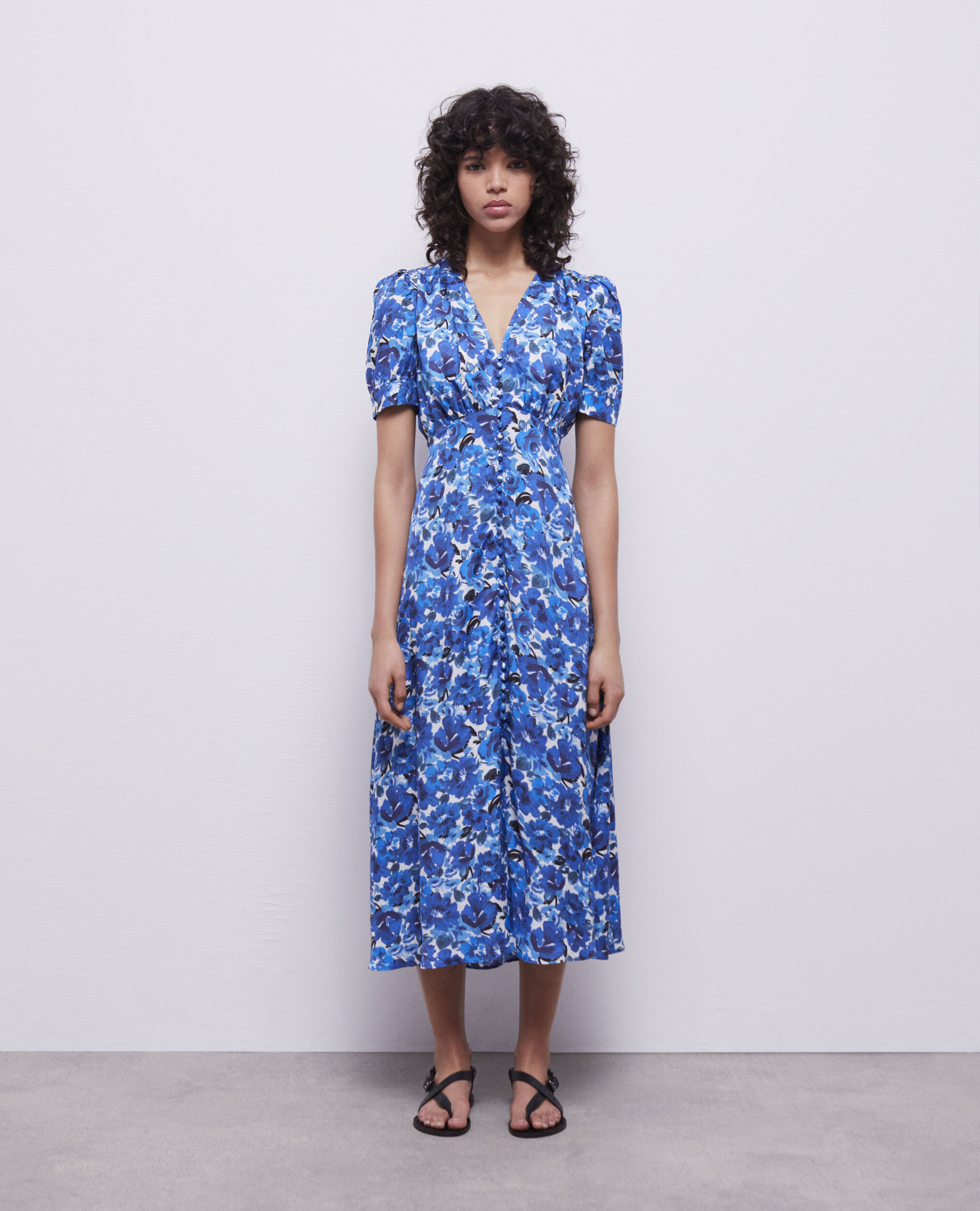 Langes Kleid mit Print und Knopfverschluss, BLUE WHITE, hi-res image number null