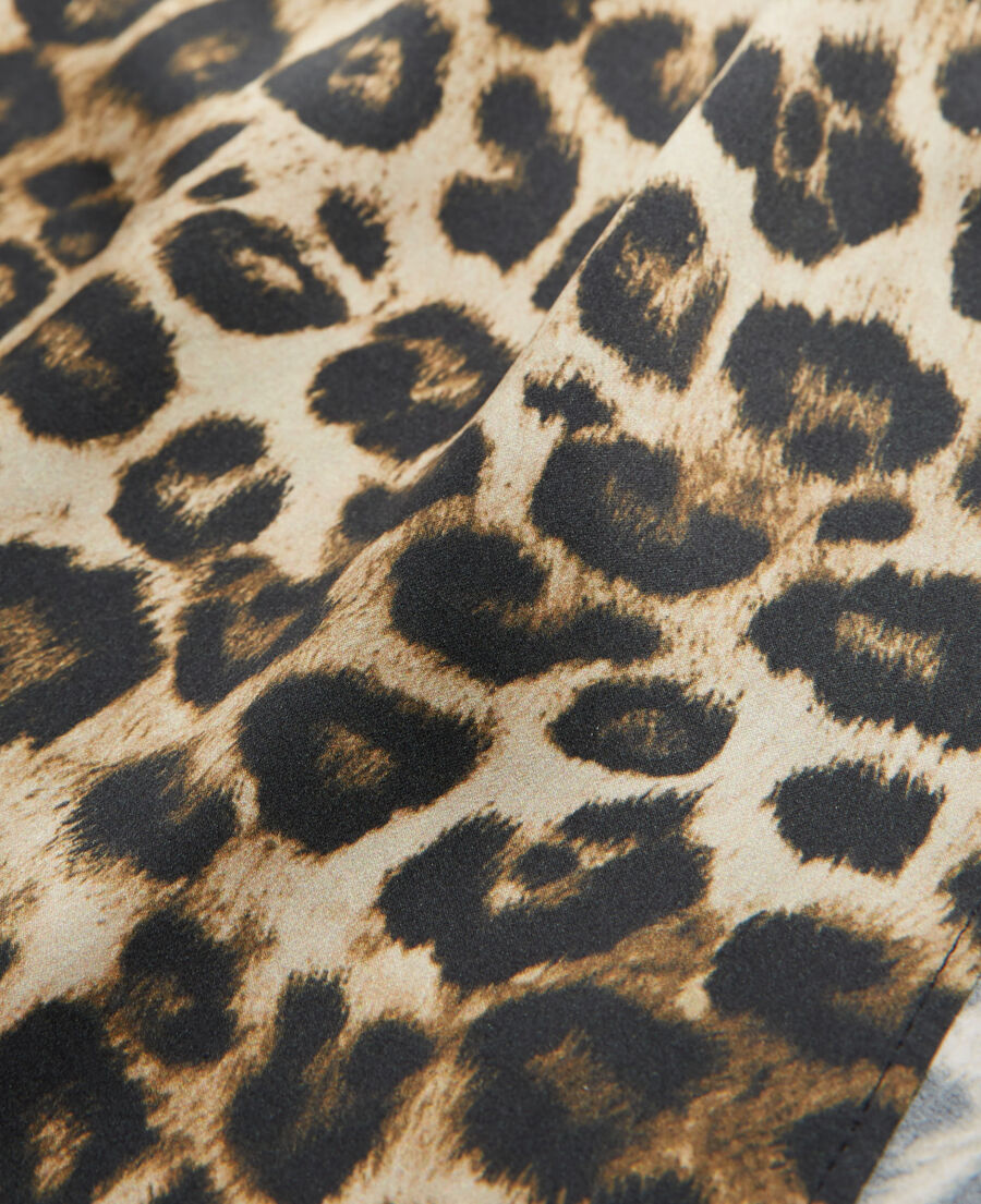 langes seidenkleid mit leopardenmuster
