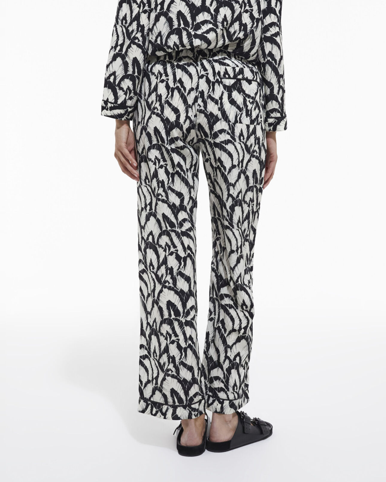 The Kooples WOMEN OFF WHITE / BLACK printed silk pants