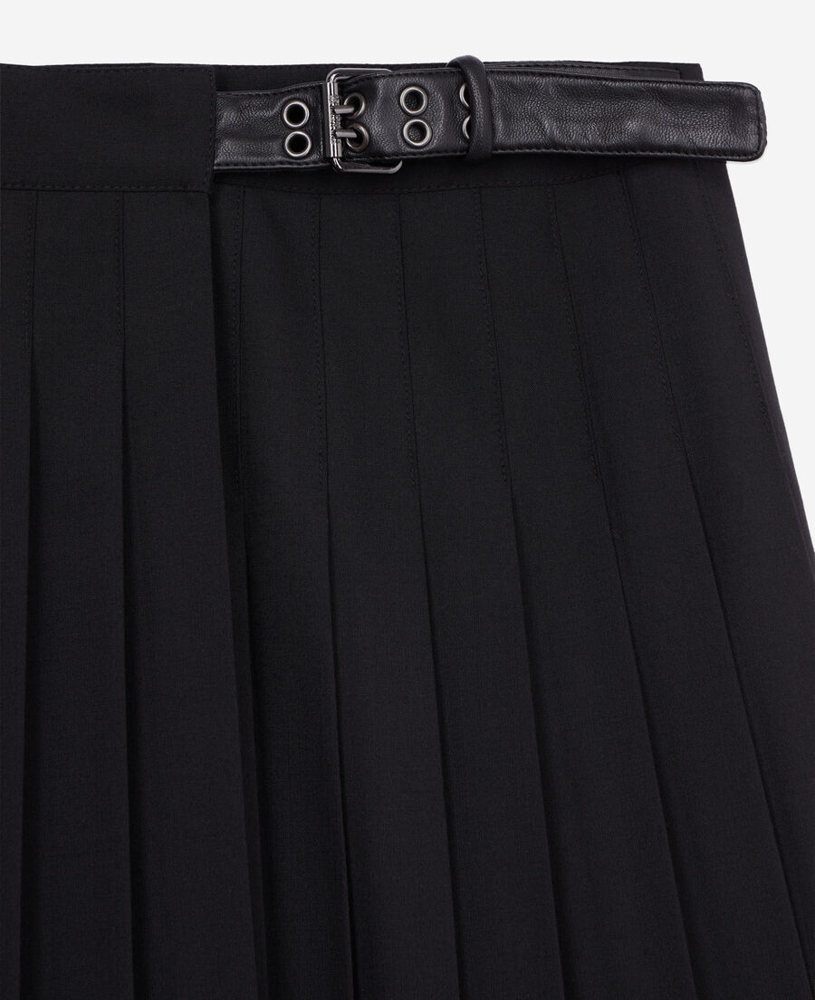 Short black pleated skirt