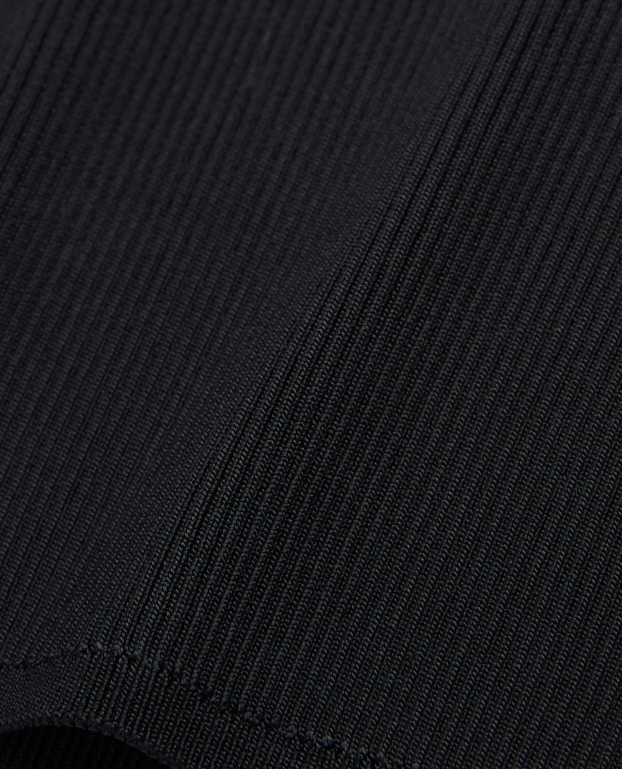 Schwarzer, eng anliegender Pullover, BLACK, hi-res image number null