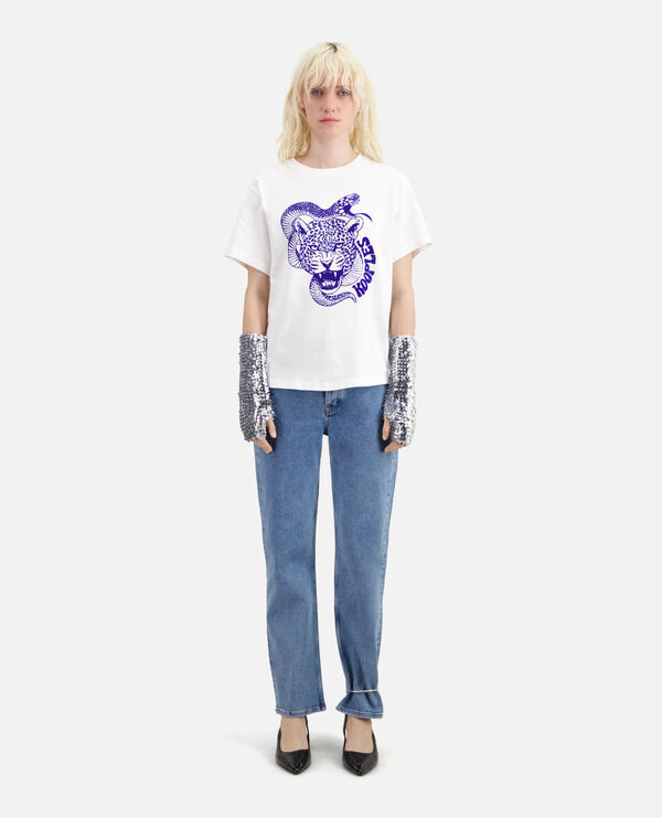t-shirt mit schlangen-leoparden-beflockung