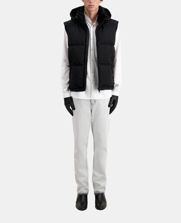 black sleeveless hooded puffer jacket
