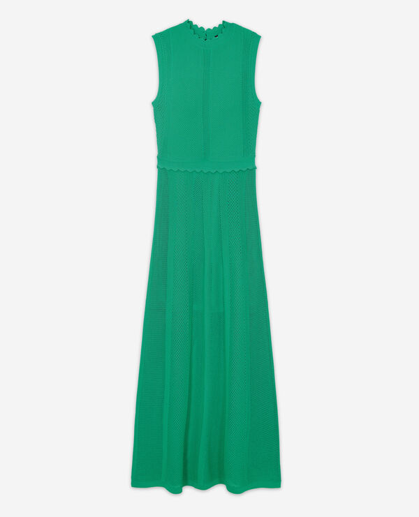 langes, grünes strickkleid mit ajour-details