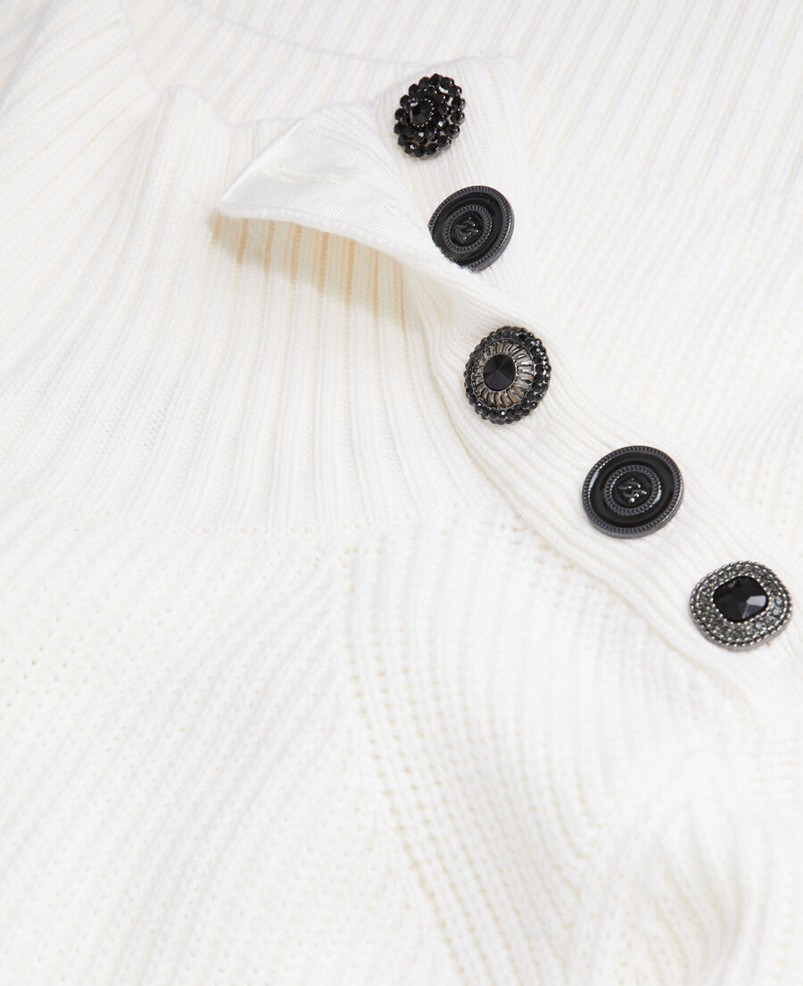 ecrufarbener pullover aus wolle