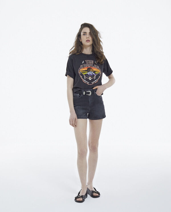 black short-sleeve cotton t-shirt with eagle print