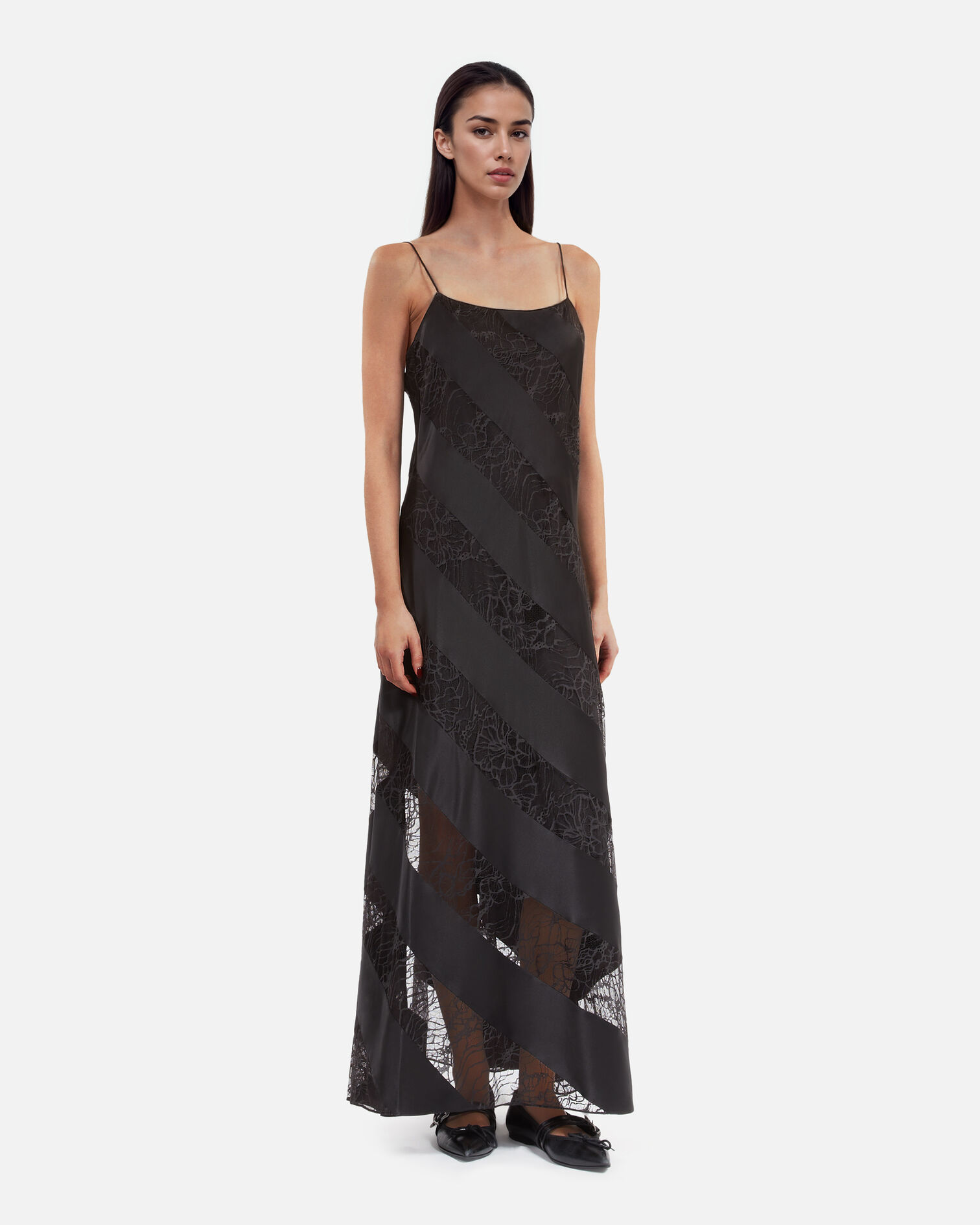 Langes Babydoll-Kleid aus Seide und schwarzer Spitze, BLACK, hi-res image number null