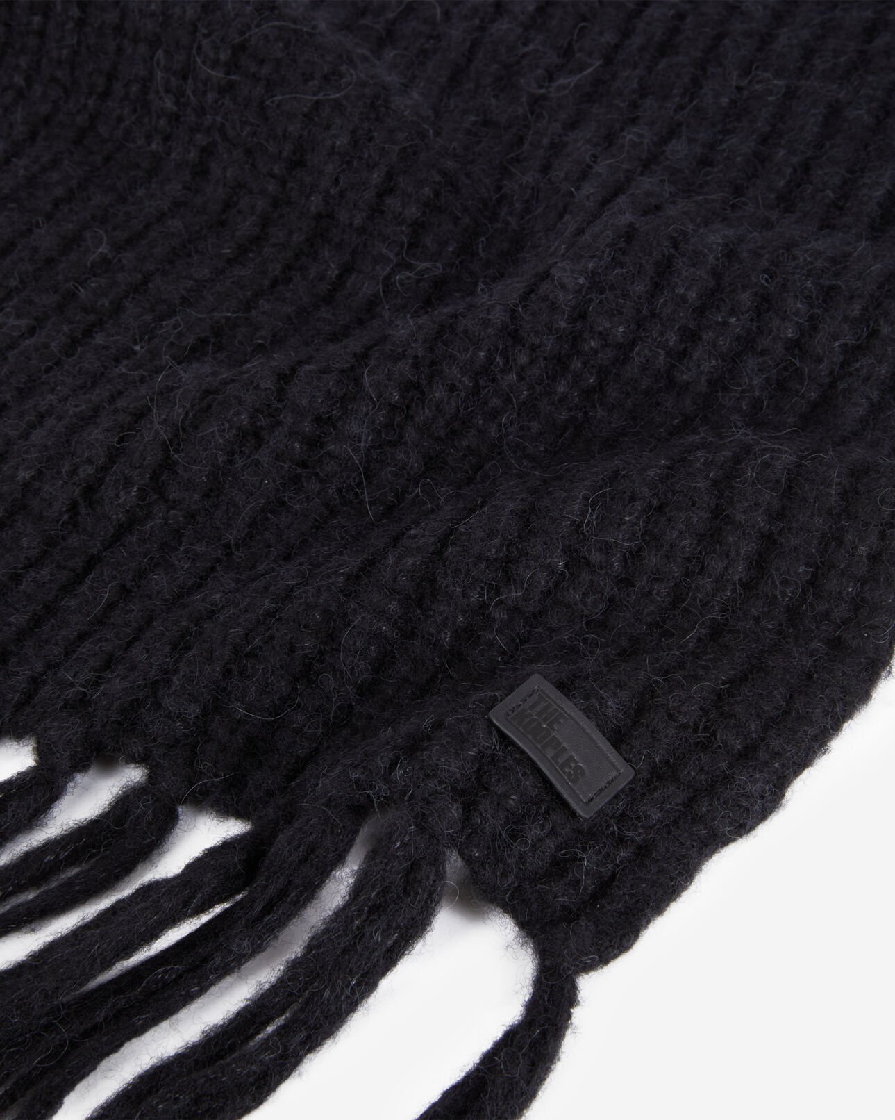 The Kooples FEMME BLACK echarpe noire en mélange de laine côtelé