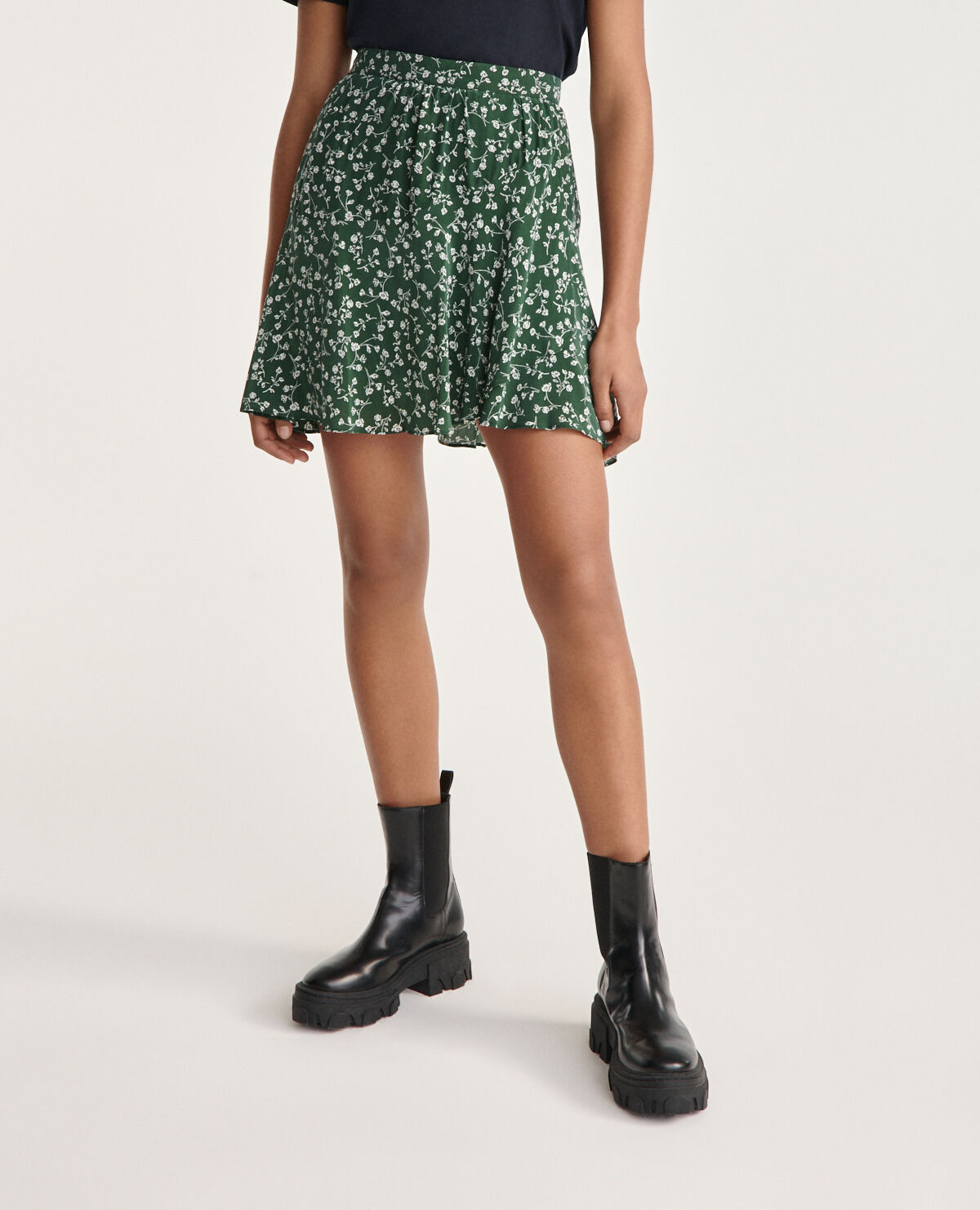 Jupe courte hotsell quelle chaussure