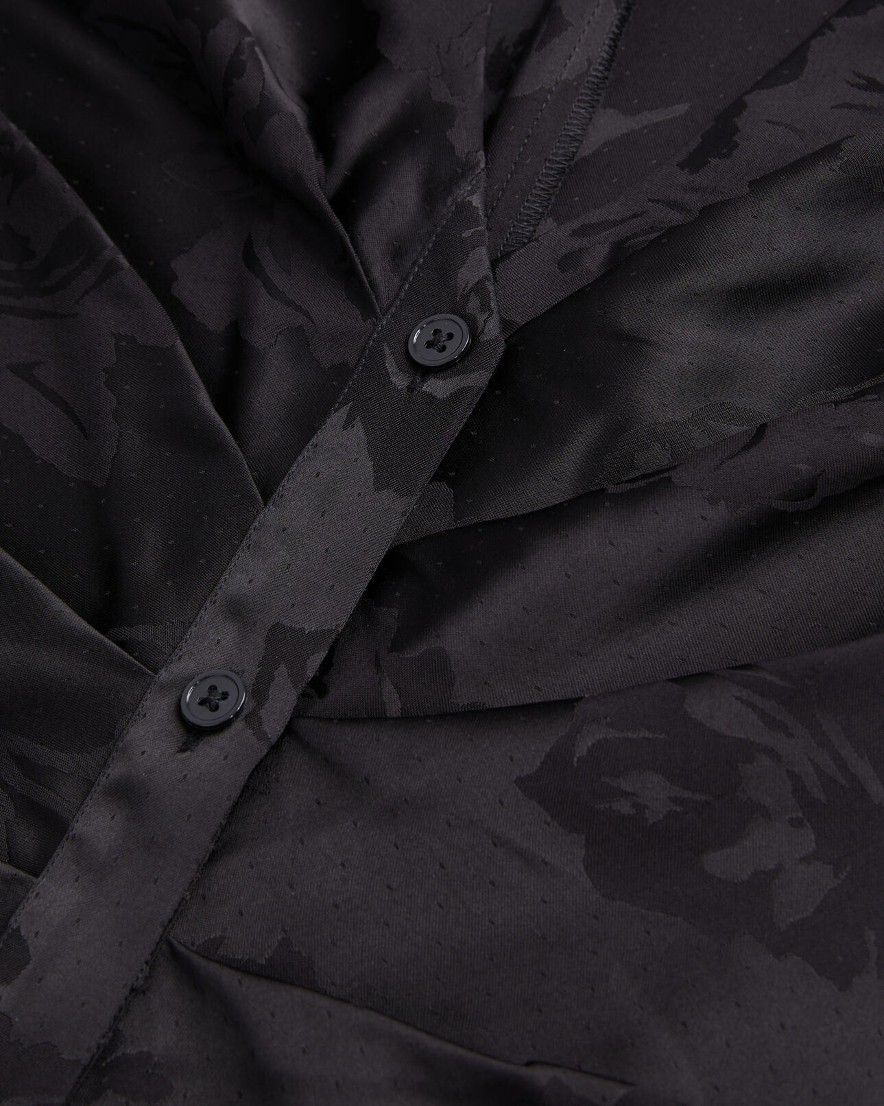 The Kooples FEMME BLACK robe noire mi-longue à fleurs avec fronces