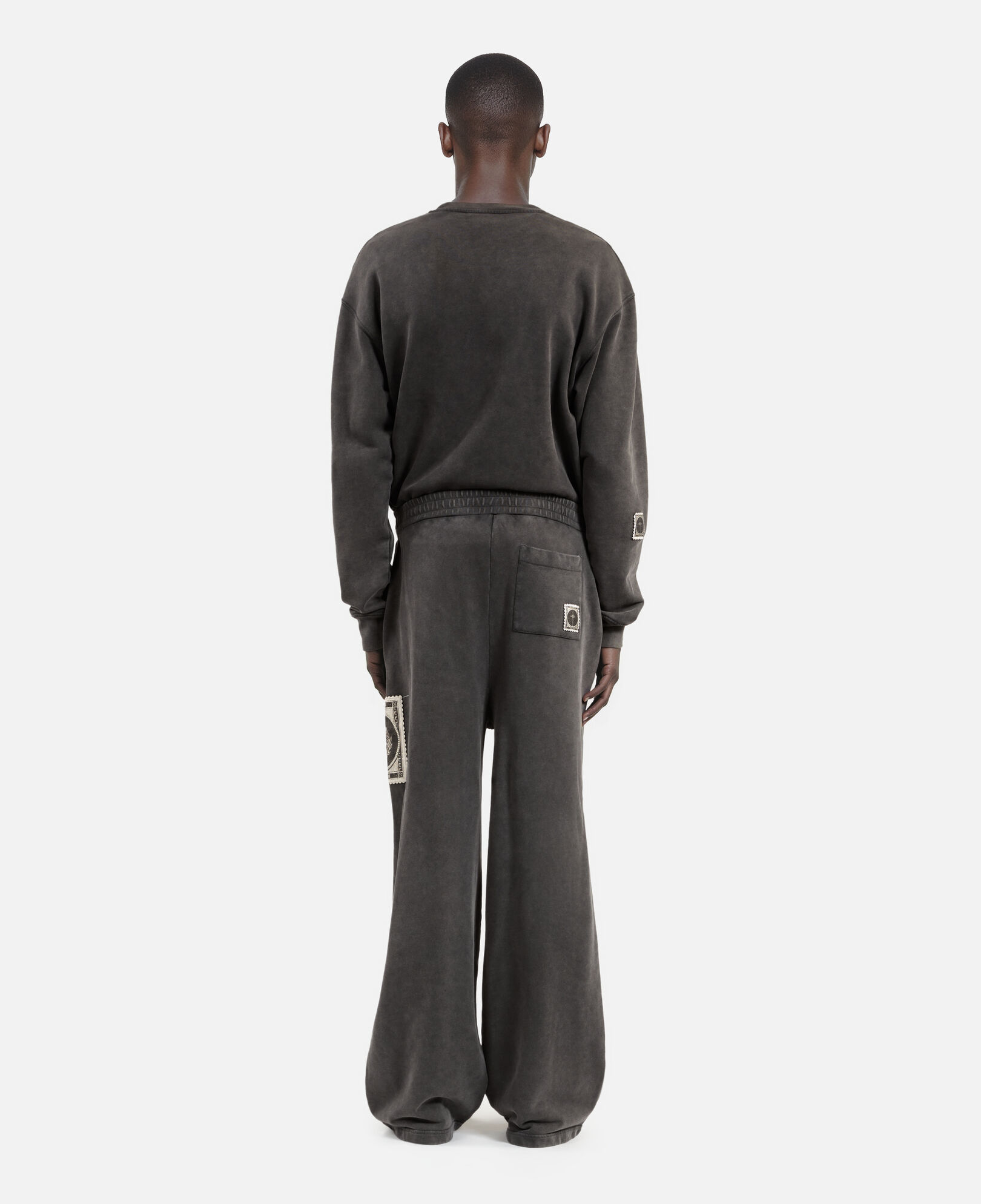 The Kooples HOMME BLACK WASHED bas de jogging droit avec patchs noir