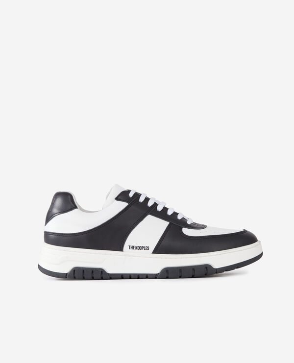 zapatillas negras blancas