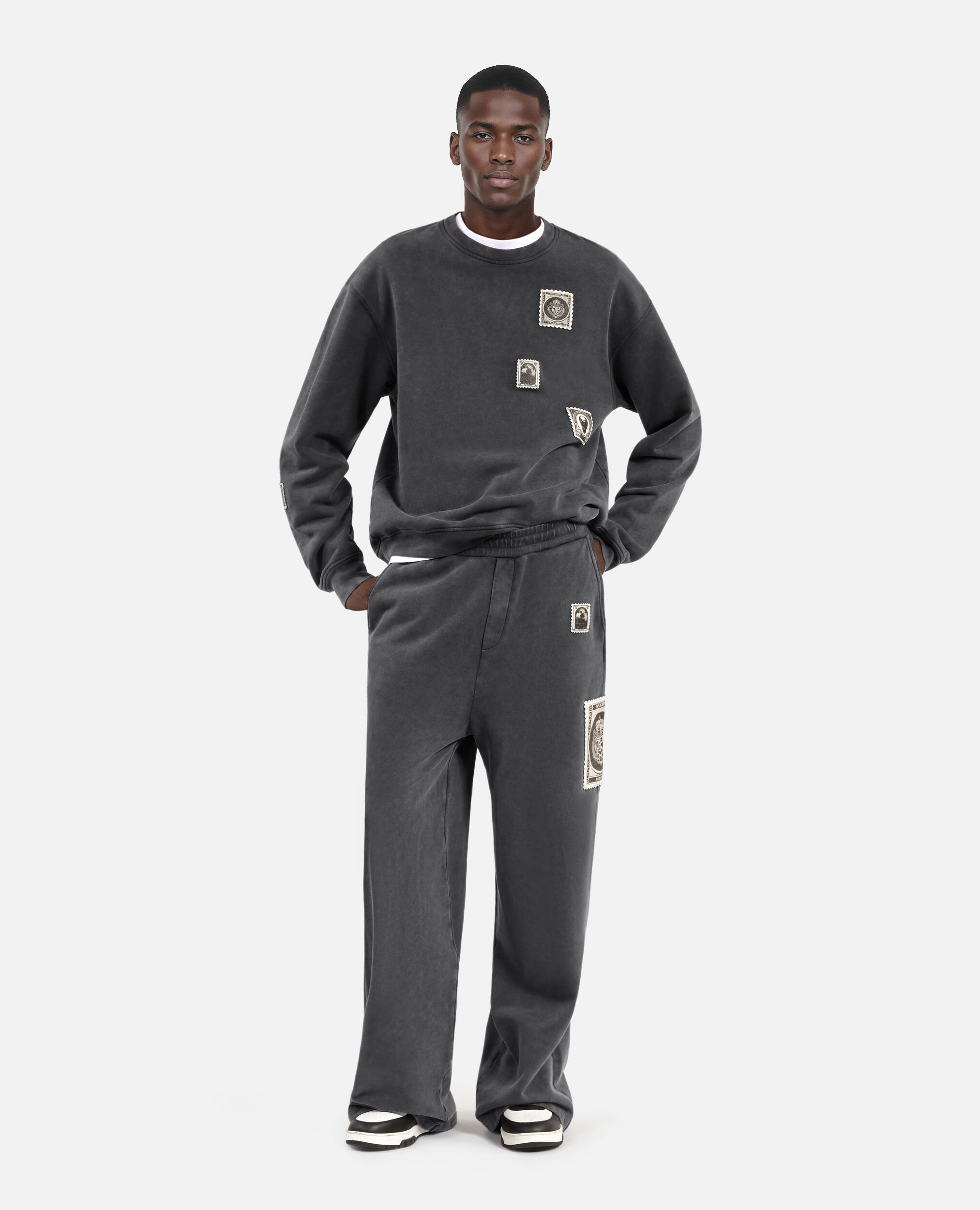 Sweatshirt avec patchs noir, BLACK WASHED, hi-res image number null