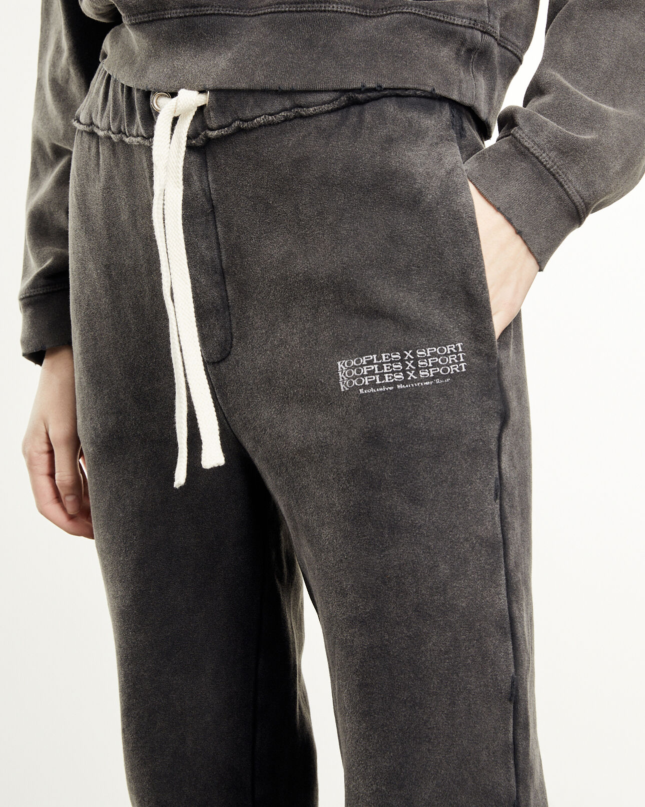 The Kooples FEMME BLACK WASHED jogging noir délavé à taille élastique