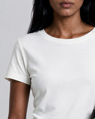 Camiseta ajustada de cuello redondo de algod&oacute;n blanco