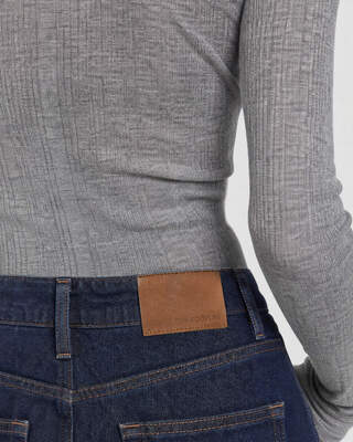 Pantalones de tiro ancho de color azul oscuro