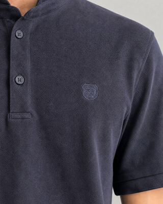 Polo con cuello de oficial de la marina