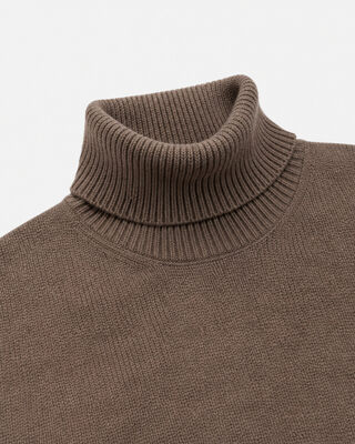 Jersey de cuello alto de lana marr&oacute;n