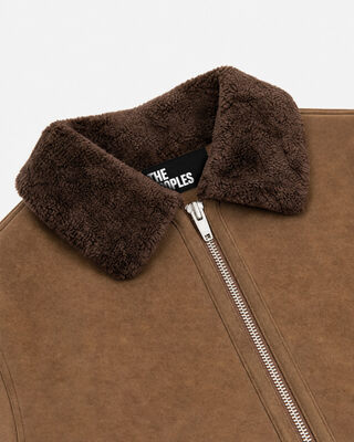 Chaqueta de piel sint&eacute;tica marr&oacute;n
