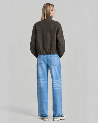 Chaqueta de lana marr&oacute;n con cuello alto