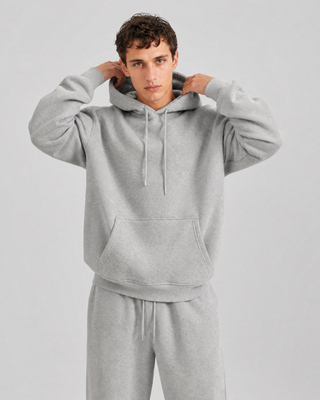 Sudadera con capucha gris