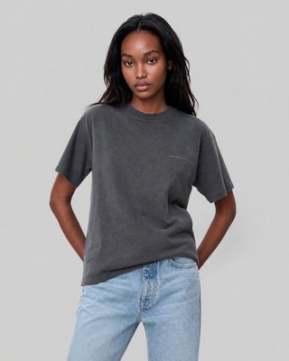 Camiseta negra con serigraf&iacute;a