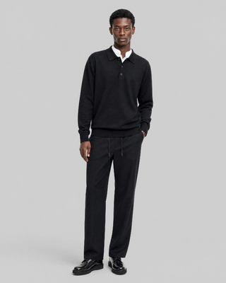 Jersey negro de cuello polo de lana merina