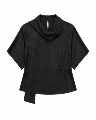 Top con corbata de lavaliera de sat&eacute;n negro