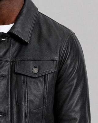 Chaqueta de cuero negra
