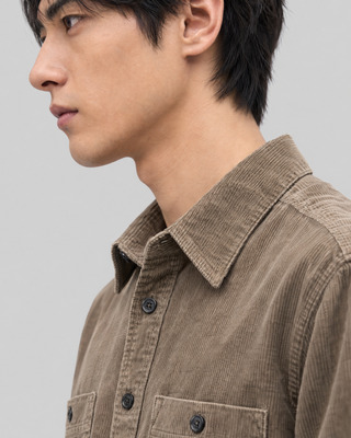 Camisa de pana color topo