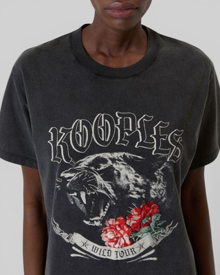Camiseta con serigraf&iacute;a negra