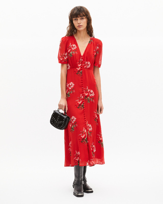 Maxivestido rojo con estampado floral