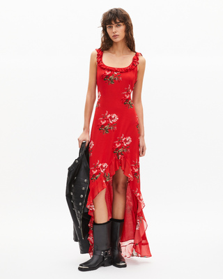 Maxi vestido rojo con estampado floral y volantes