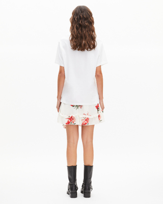 Camiseta con serigraf&iacute;a blanca